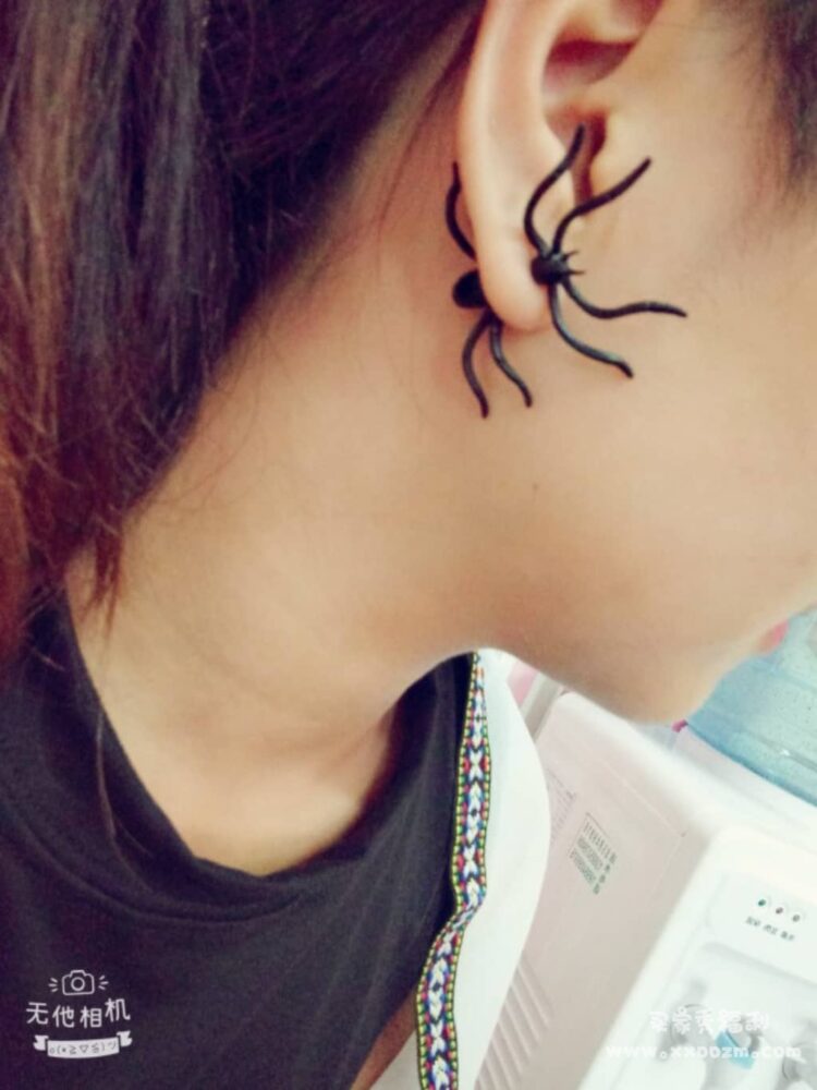 日韩朋克夜店黑色蜘蛛3D立体耳钉 野兽般的女友友