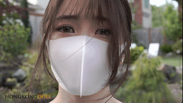 玩偶姐姐（HongKongDoll）爆火之后，口罩女神成为了新的流量密码