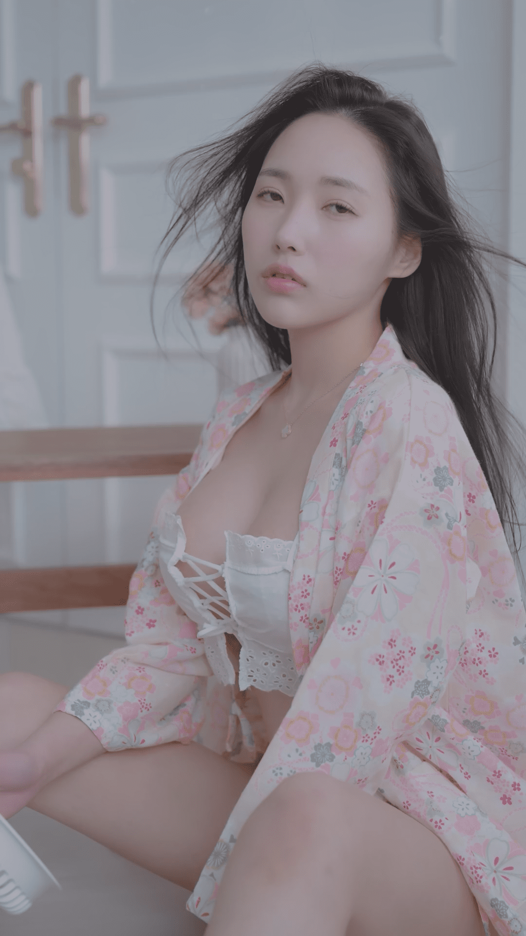 美女模特 YeonHwa 内衣造型穿搭写真视频【4V/117MB】