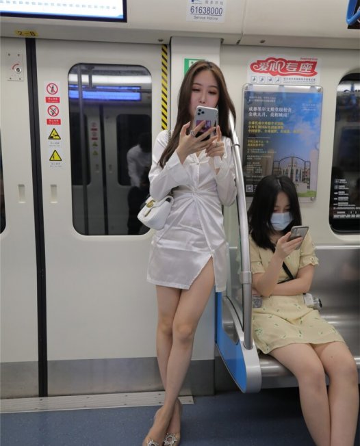 街拍 地铁里的长腿小姐姐 写真合集下载【367P/3.3G】